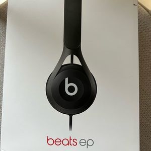 EUC black Dr. Dre Beats EP over the ear headphones
